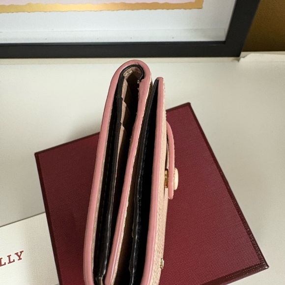 Bally Blush Pink Women's TriFold Compact Wallet - EUC - Picture 5 of 16